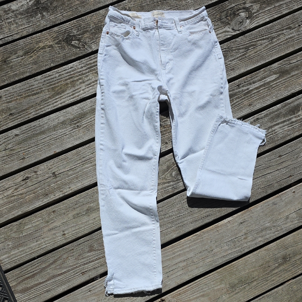 Universal Thread Women's Straight Leg Jeans - White